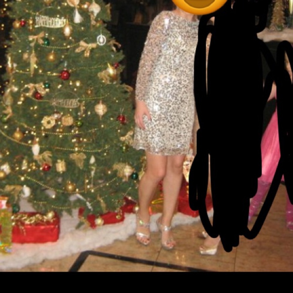 Dress - Picture 2 of 4